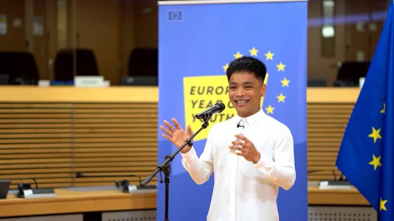 Gaffar Rampage holding his inspiring youth talk in the European Commission Headquarters